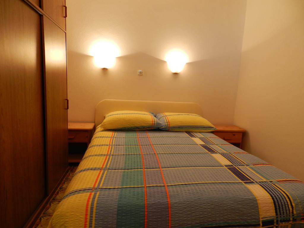 Apartment Mihalj Jadrija-Ground Floor Kamer foto